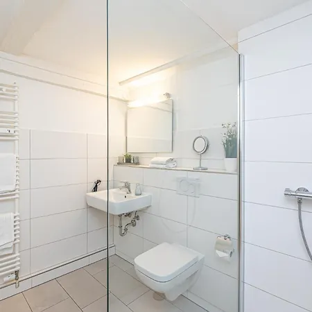 Fewo1846 - Im Sonnenhof - Komfortable 2-zimmer-wohnung Im Stadtzentrum *